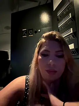 Snapshot of Alicedream5 chatting on September 12, 3:28 am Alicedream5 online show from September 12, 3:28 am