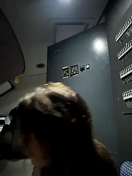 Snapshot of Alicedream5 chatting on October 1, 3:45 am Alicedream5 online show from October 1, 3:45 am