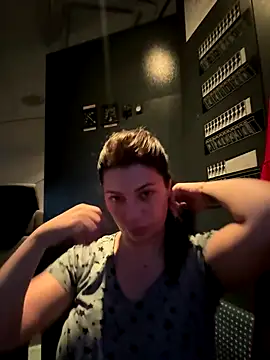 Snapshot of Alicedream5 chatting on October 4, 4:10 am Alicedream5 online show from October 4, 4:10 am