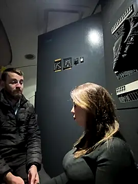 Snapshot of Alicedream5 chatting on October 16, 3:29 am Alicedream5 online show from October 16, 3:29 am