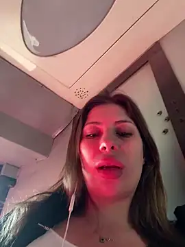 Snapshot of Alicedream5 chatting on October 22, 11:43 am Alicedream5 online show from October 22, 11:43 am