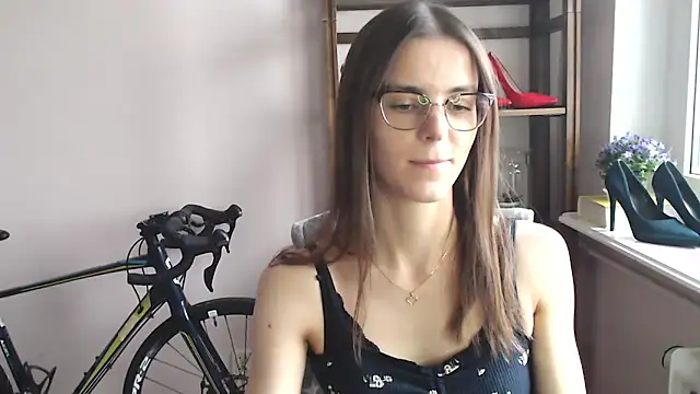 love megi online show from February 5, 2:33 pm