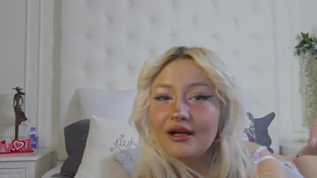 SunnyGlow online show from January 18, 8:18 am