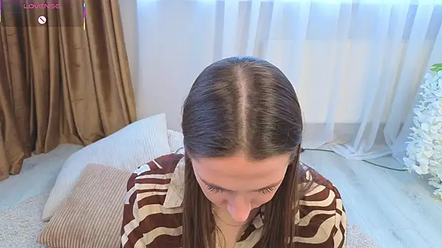 Snapshot of Kira_mindnes chatting on February 1, 5:50 am Kira mindnes online show from February 1, 5:50 am