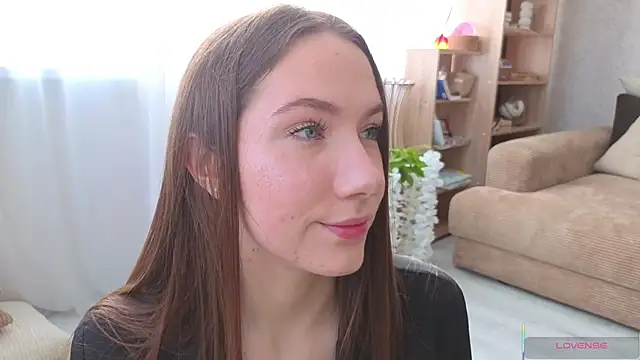 Snapshot of Kira_mindnes chatting on March 13, 5:47 am Kira mindnes online show from March 13, 5:47 am