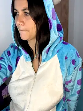 roldanmary online show from September 21, 3:52 am