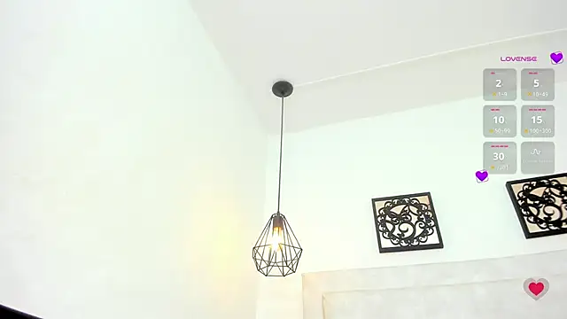 Snapshot of Lola_Blondie chatting on March 12, 11:53 am Lola Blondie online show from March 12, 11:53 am