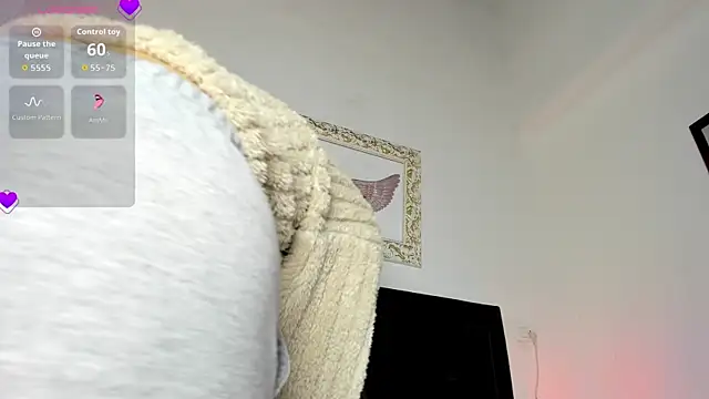 Snapshot of Lola_Blondie chatting on October 1, 12:11 pm Lola Blondie online show from October 1, 12:11 pm