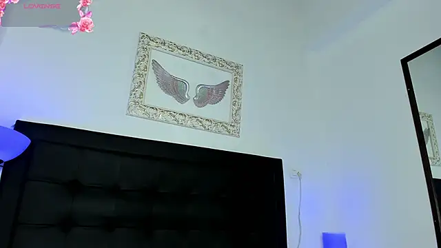 Snapshot of Lola_Blondie chatting on October 2, 12:23 pm Lola Blondie online show from October 2, 12:23 pm