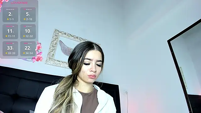 Snapshot of Lola_Blondie chatting on October 3, 12:13 pm Lola Blondie online show from October 3, 12:13 pm