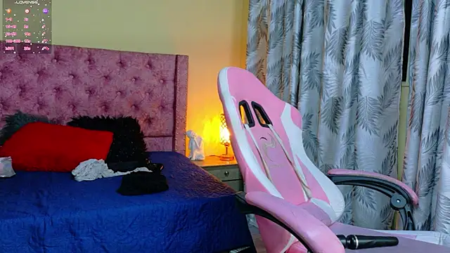 sweet  thang online show from April 11, 8:51 am