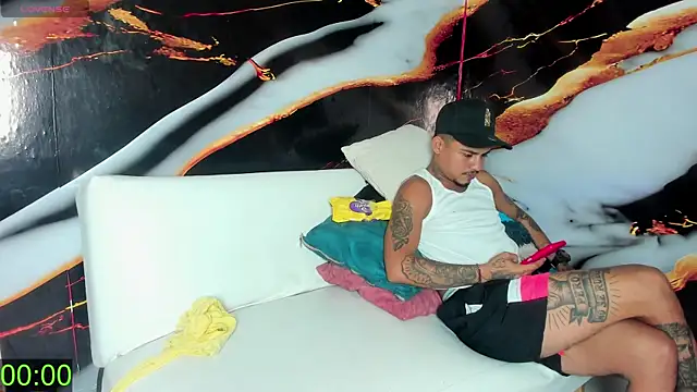 Snapshot of hot_dirty_paradise_66 chatting on March 3, 4:29 am hot dirty paradise 66 online show from March 3, 4:29 am