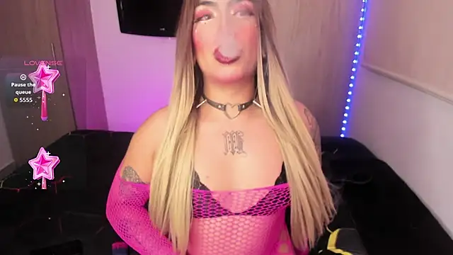 Sophie whitexxx online show from March 22, 6:17 am