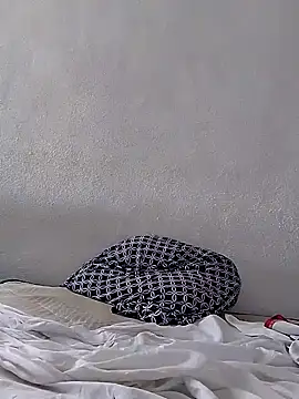 javier0990 online show from September 27, 10:04 pm