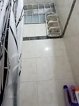 DaphneRosses online show from February 3, 2:11 pm