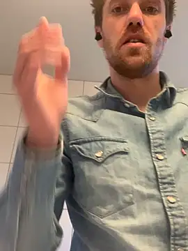 93tomten online show from March 11, 3:12 pm