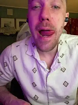 93tomten online show from March 18, 7:20 pm