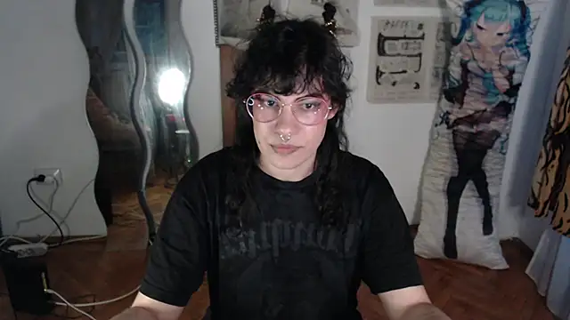 Snapshot of PainPrince69 chatting on April 23, 3:19 am PainPrince69 online show from April 23, 3:19 am