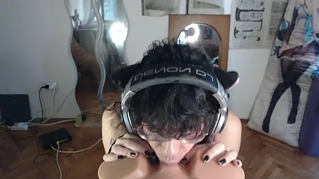Snapshot of PainPrince69 chatting on May 18, 4:07 am PainPrince69 online show from May 18, 4:07 am