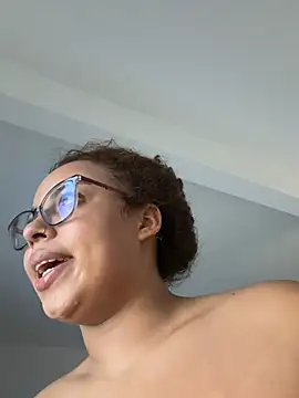 Snapshot of AlesiaCooper chatting on May 6, 11:10 pm AlesiaCooper online show from May 6, 11:10 pm