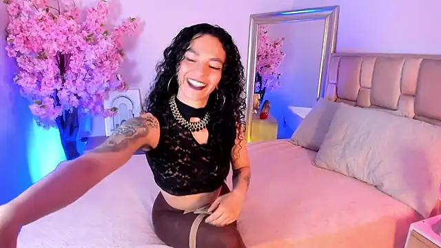 naia xo online show from December 1, 9:09 pm