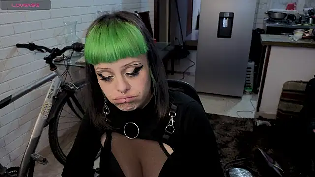 freyaa sorcerees online show from November 13, 2:54 am