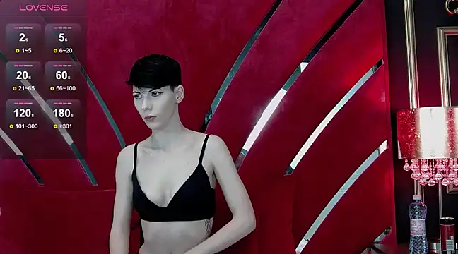 Snapshot of Roxxy_Rouge chatting on March 15, 5:26 pm Roxxy Rouge online show from March 15, 5:26 pm