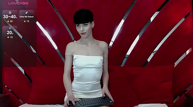 Snapshot of Roxxy_Rouge chatting on March 21, 11:34 pm Roxxy Rouge online show from March 21, 11:34 pm