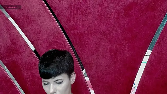 Roxxy Rouge online show from October 25, 4:35 pm