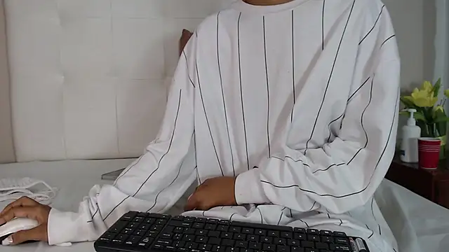 willow smitt online show from January 10, 12:07 pm