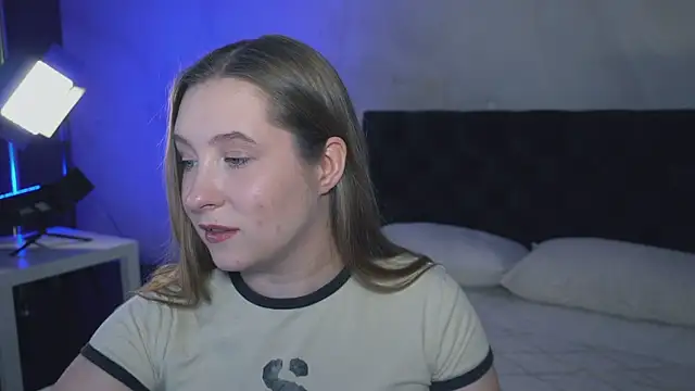 Snapshot of saint_trisha chatting on March 3, 8:26 pm saint trisha online show from March 3, 8:26 pm