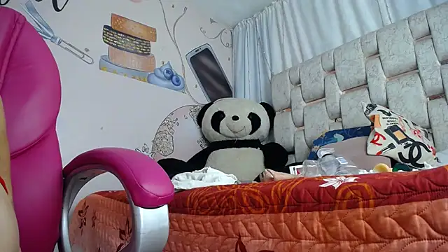 Snapshot of margott_22_ chatting on June 1, 6:20 pm margott 22 online show from June 1, 6:20 pm
