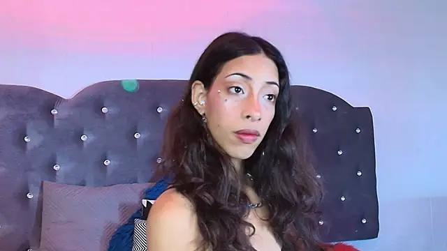 Snapshot of Lia_Valmont chatting on February 5, 12:54 pm Lia Valmont online show from February 5, 12:54 pm