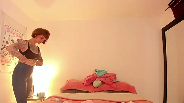 Alessamoth online show from March 19, 6:12 pm