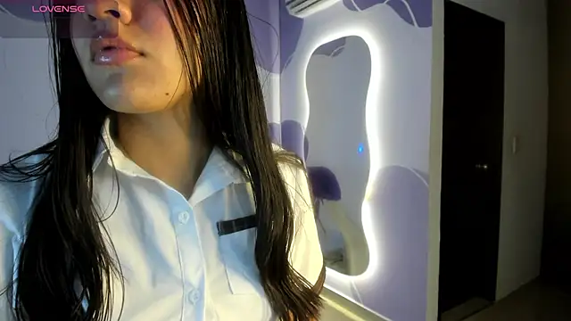 auroracute02 online show from September 18, 1:13 pm