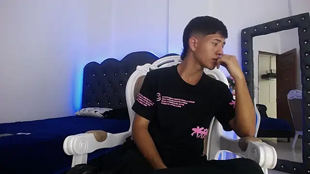 dareck 18 online show from March 10, 11:16 pm