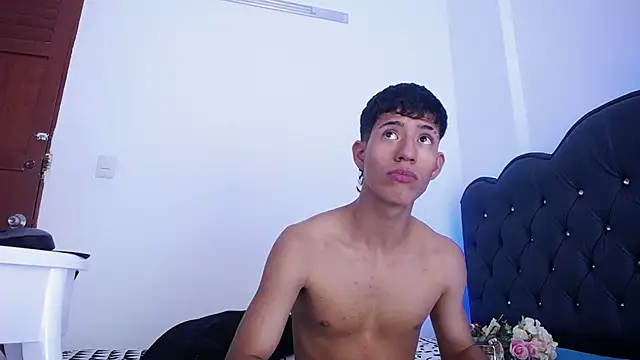 dareck 18 online show from March 18, 5:52 am