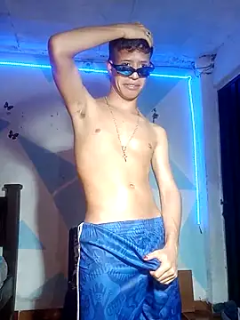 dareck 18 online show from June 5, 10:59 pm