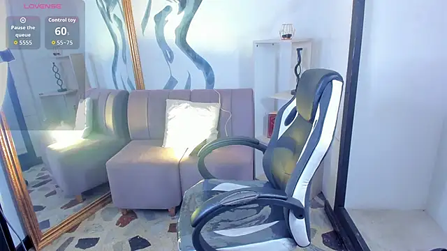 VanessaScott  online show from February 18, 5:36 am