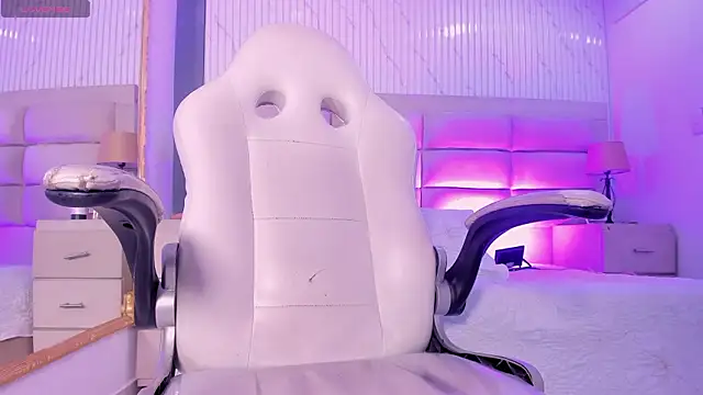 NaomiFrost online show from January 31, 7:11 pm