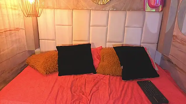 sweetlittlevenus online show from March 20, 11:49 am