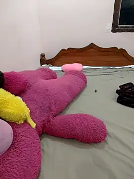 Snapshot of priya_00143 chatting on May 9, 4:12 pm priya 00143 online show from May 9, 4:12 pm