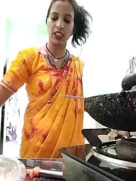 Hotty-Nidhi online show from March 17, 9:01 am