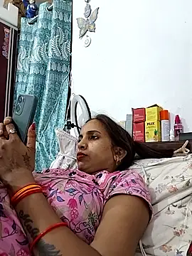 Hotty-Nidhi online show from June 4, 5:52 pm