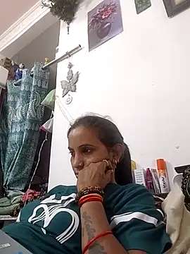 Hotty-Nidhi online show from June 15, 1:46 pm