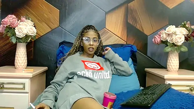 Snapshot of IndianSativa1 chatting on October 3, 6:05 pm IndianSativa1 online show from October 3, 6:05 pm
