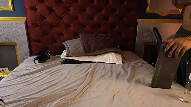 AshtonnSummer online show from March 10, 5:29 pm