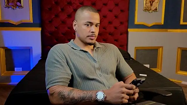 AshtonnSummer online show from March 22, 5:20 pm