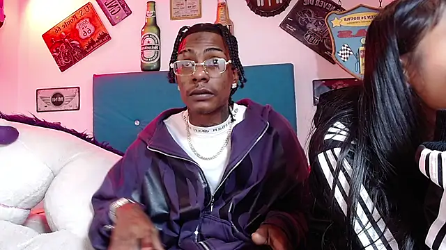 lili roussi online show from December 4, 1:26 am