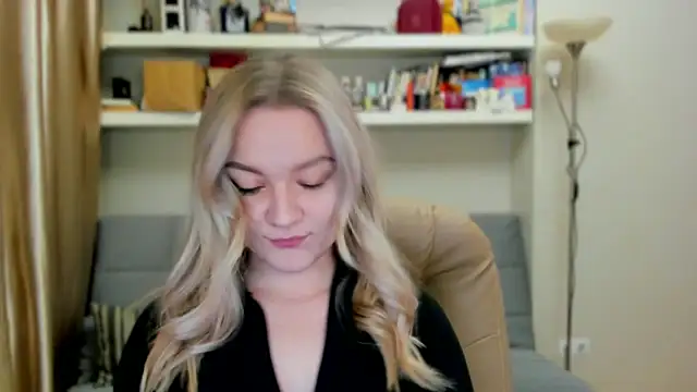 Kara Smith  online show from November 3, 12:13 am